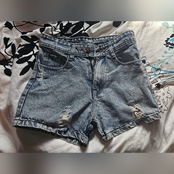 Ladies jeans shorts - Picture 2 of 5